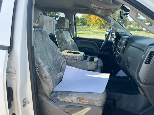 Used 2016 White GMC Base image 27