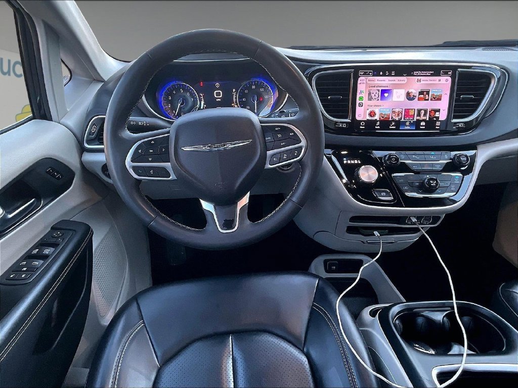 Used 2023 Black Chrysler Touring L image 18