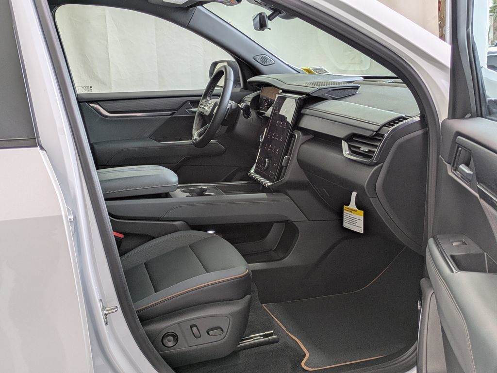 2026 GMC Acadia AT4 - Photo 13
