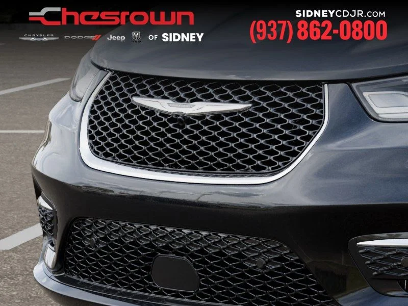 New 2026 Diamond Black Crystal Pearl-Coat Exterior Paint Chrysler Select image 11