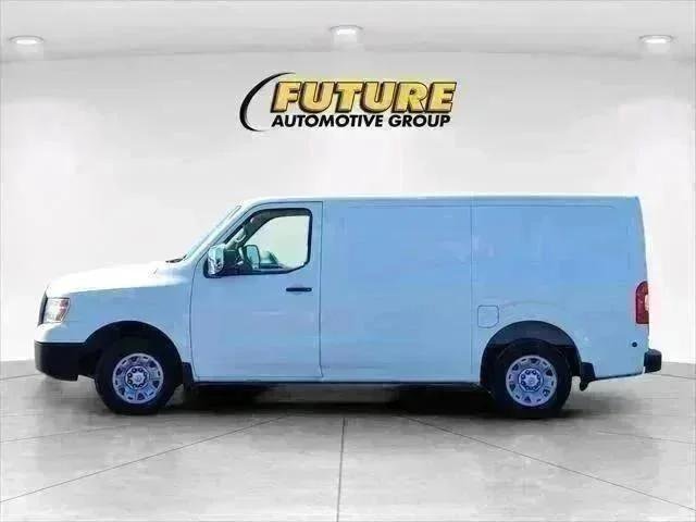Used 2016 White Nissan S image 8