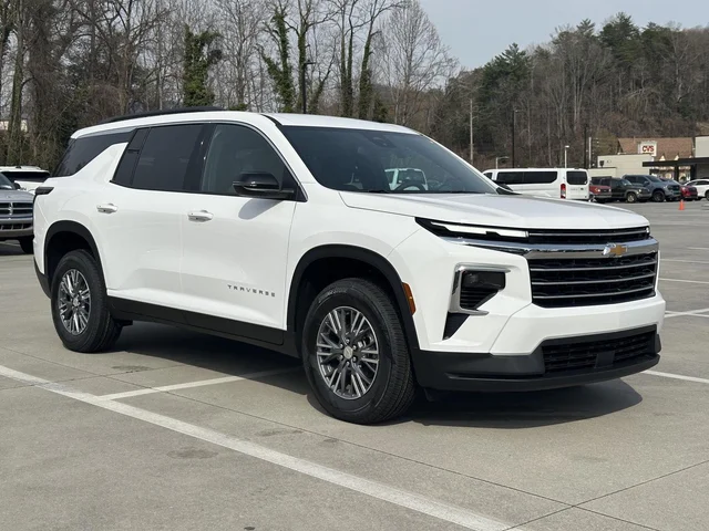 2026 Chevrolet Traverse FWD LT
