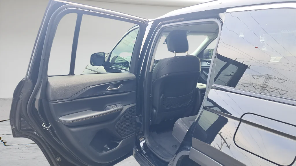 Used 2023 Black Jeep Laredo image 11