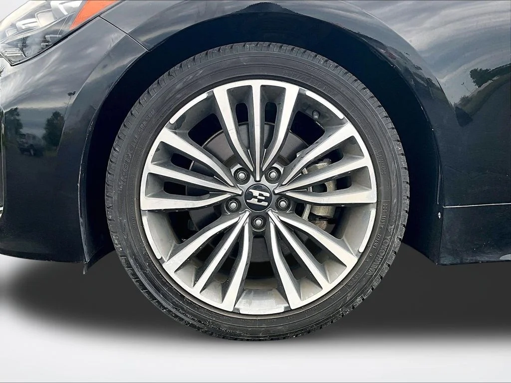 Used 2018 Black Kia Premium image 8