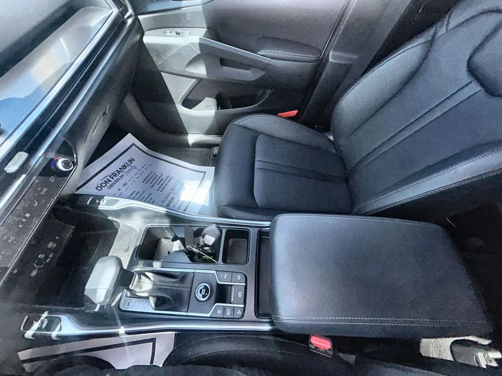 Used 2025 White Kia EX image 27