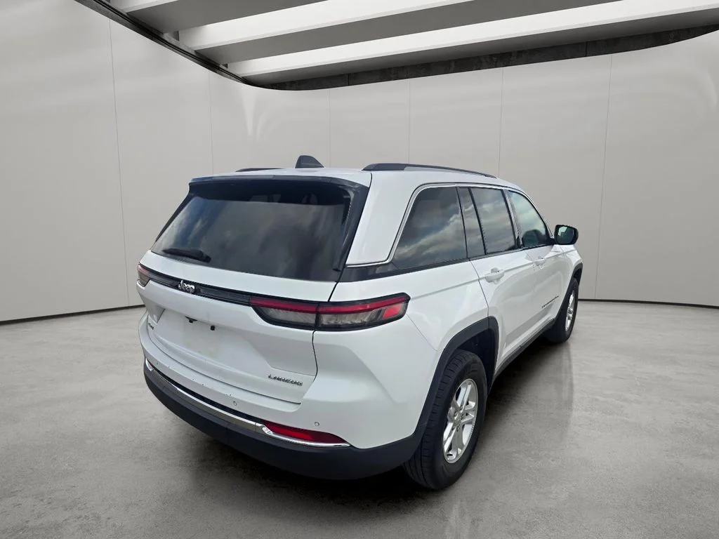 Used 2024 Bright White Clearcoat Jeep Laredo image 5