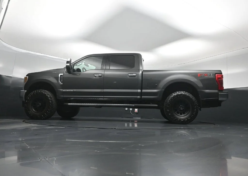 Used 2019 Gray Ford XLT image 7