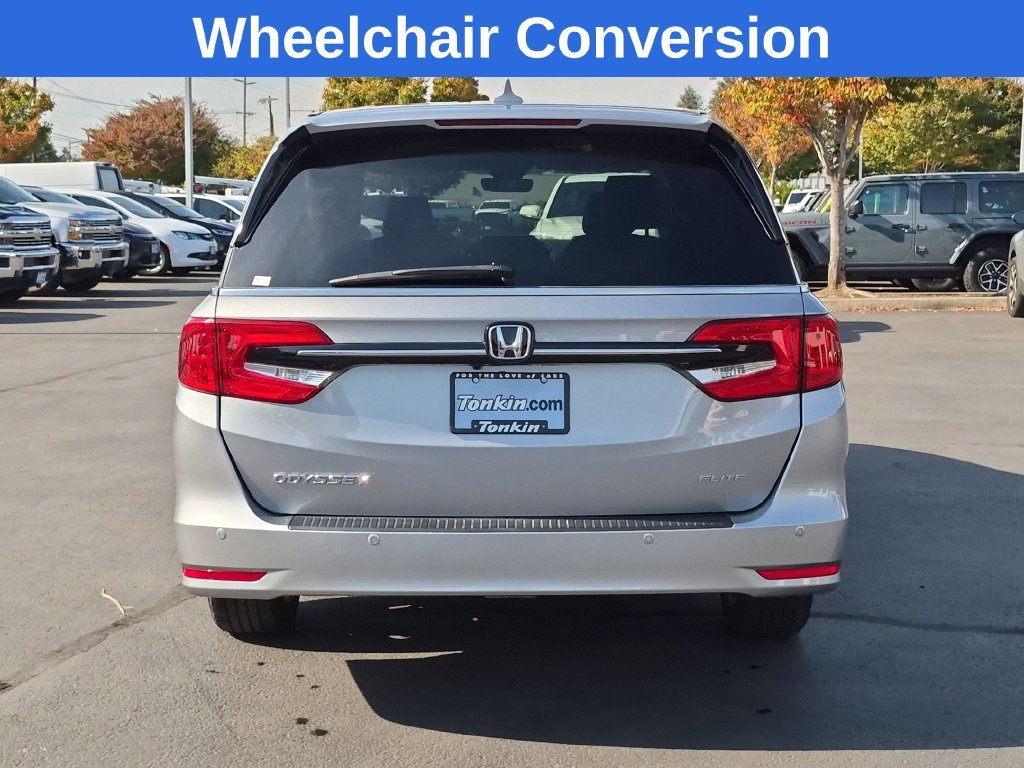 Used 2024 Silver Honda Elite image 5