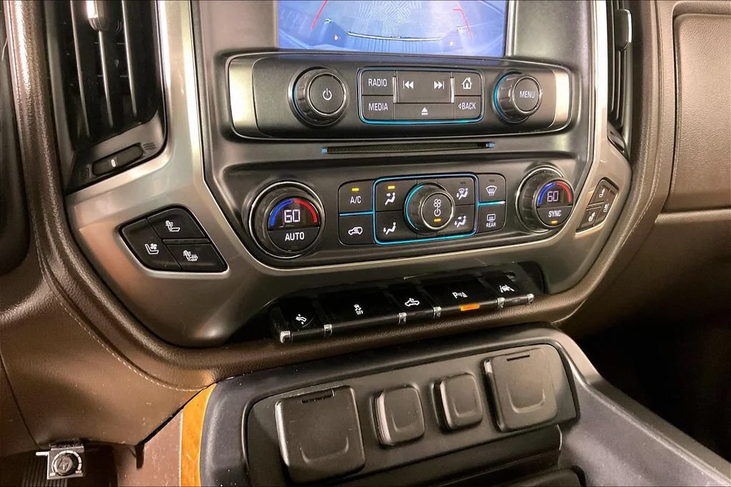 2017 Chevrolet Silverado 1500 LTZ - Photo 14