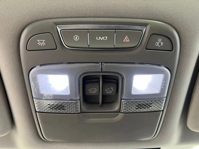 Used 2022 Purple Kia SX image 29