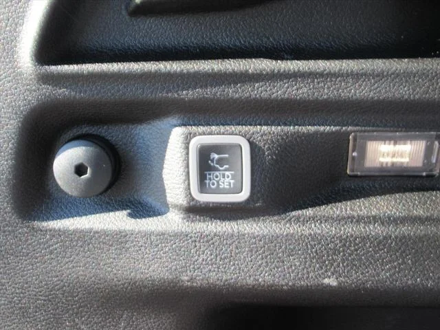 Certified Used 2022 Black Jeep Altitude image 33