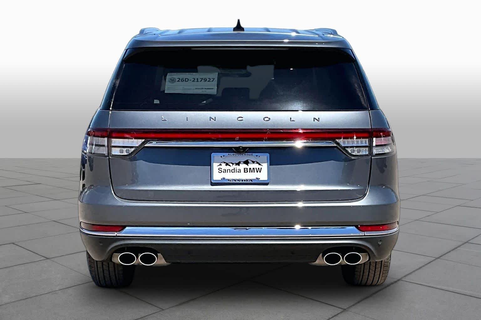 Used 2024 Asher Gray Metallic Clearcoat Lincoln Reserve image 4