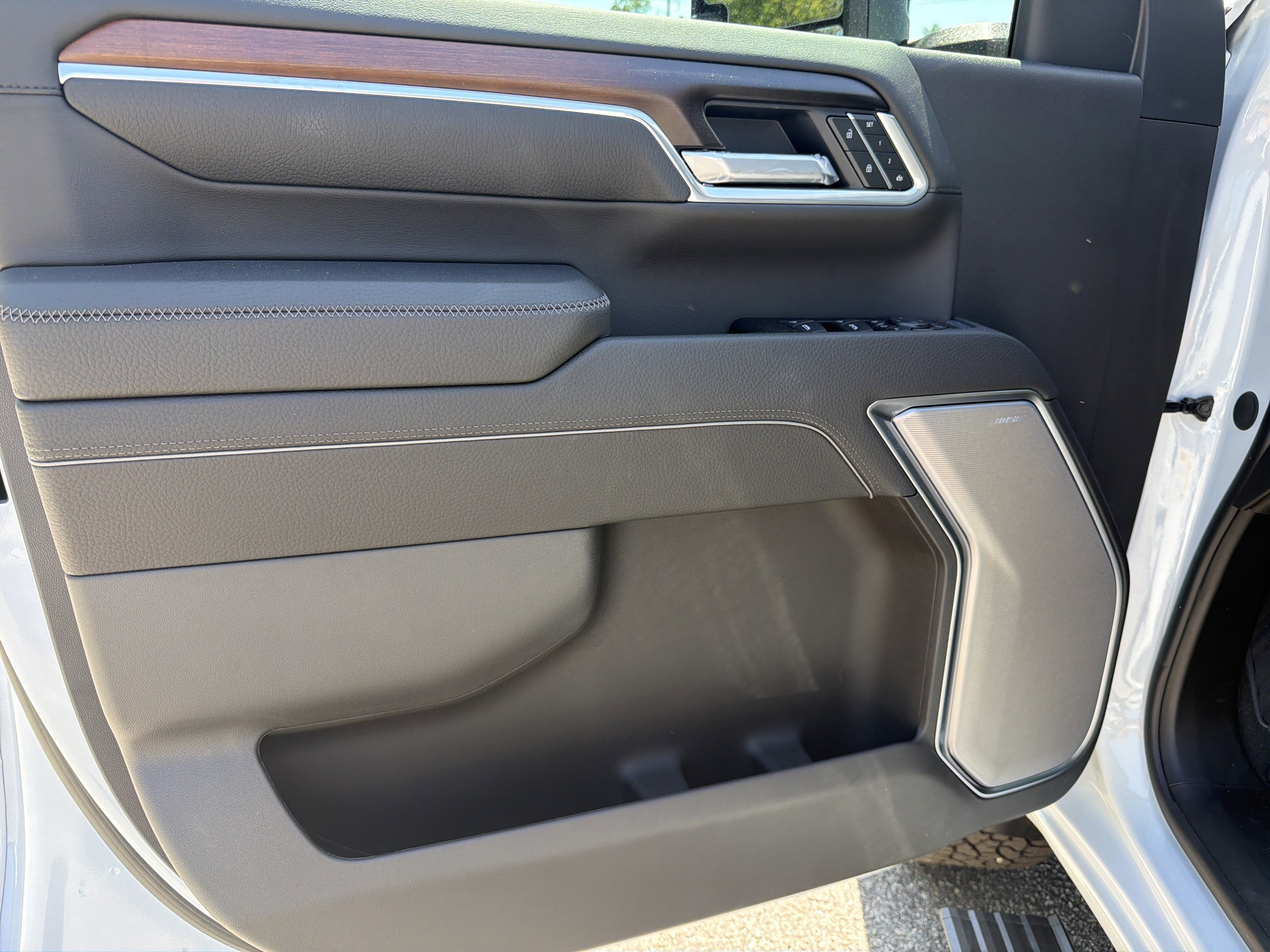 2026 GMC Sierra 2500HD Denali - Photo 2