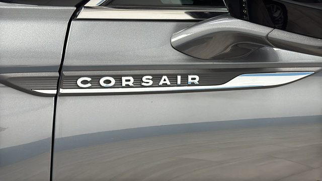 Used 2025 Asher Gray Metallic Clearcoat Lincoln Premiere image 39
