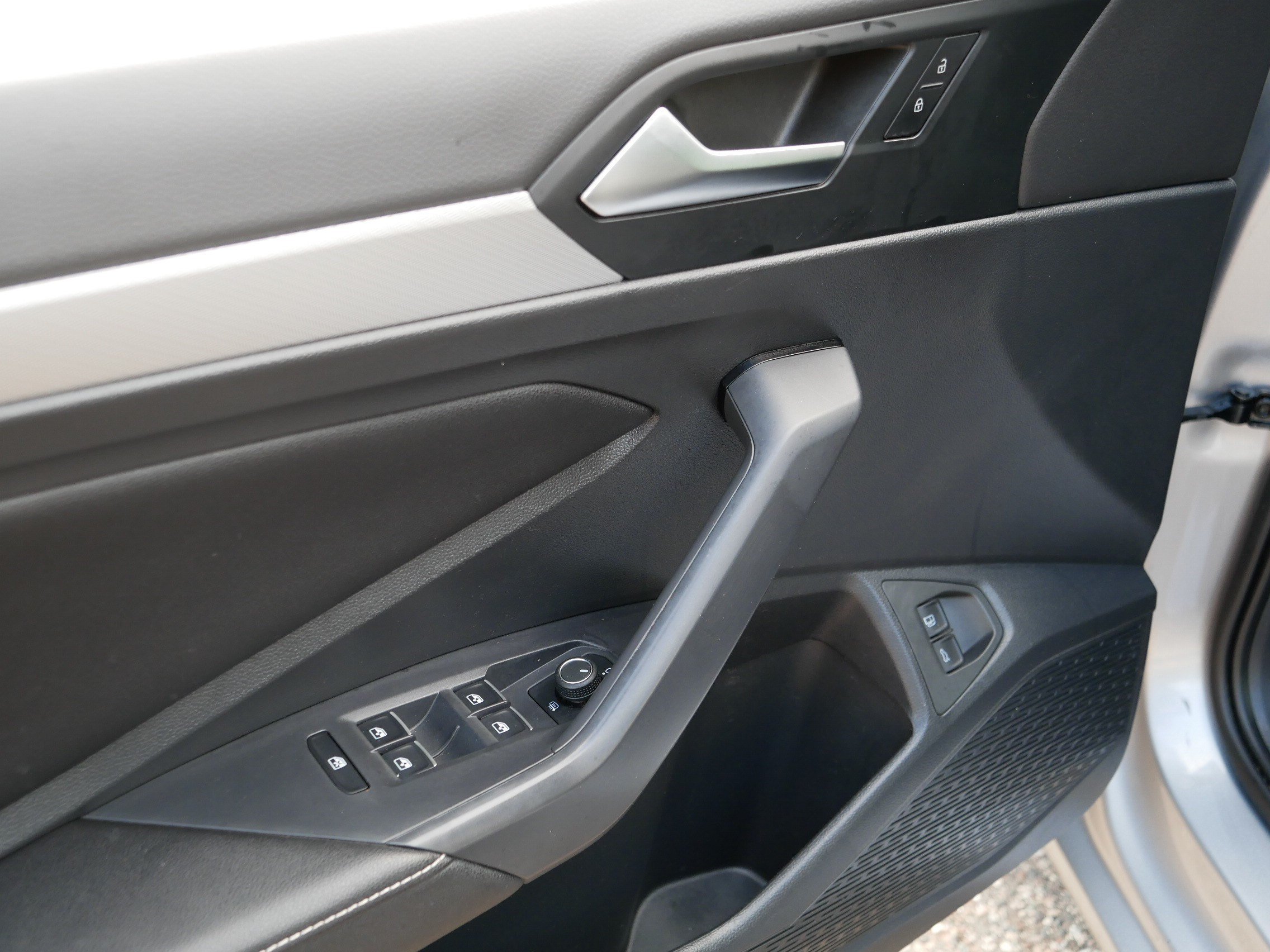 Used 2022 Pyrite Silver Metallic Volkswagen Sport image 19