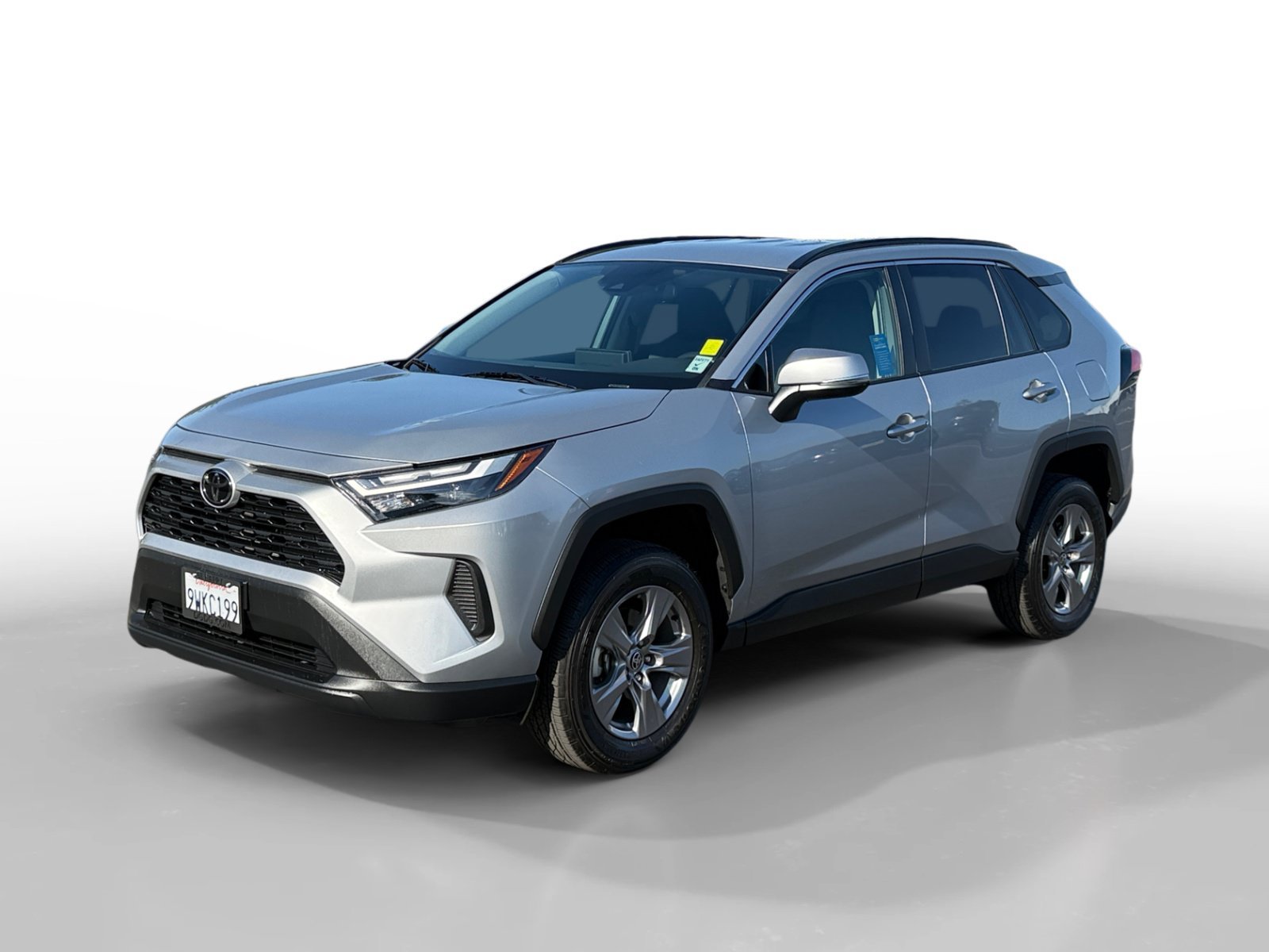 Used 2025 Silver Sky Metallic Toyota XLE image 1
