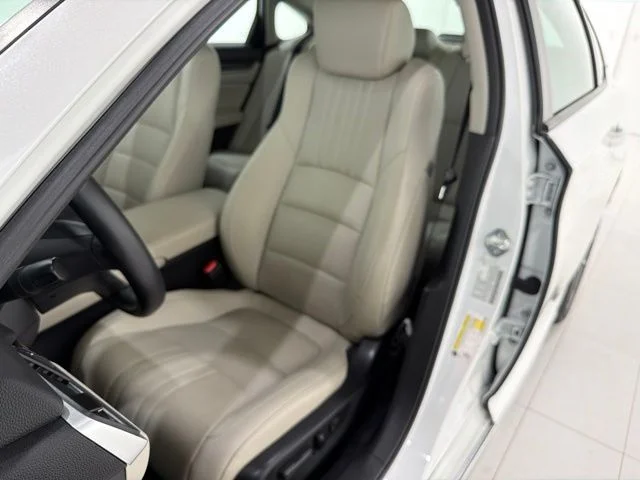 Used 2021 Platinum White Pearl Honda EX-L image 12