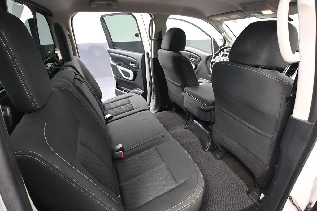 Used 2018 White Nissan SV image 38
