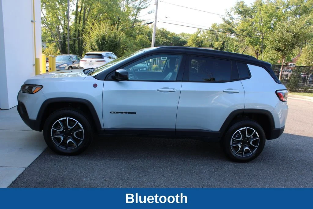 Used 2024 Silver Jeep Trailhawk image 12