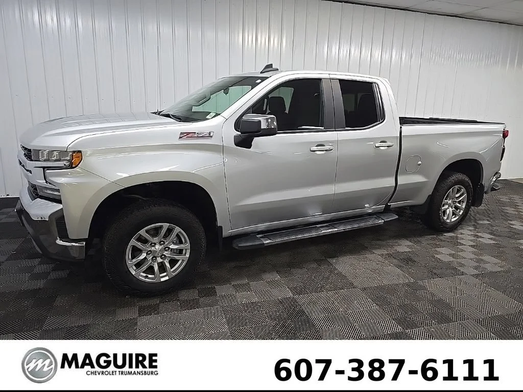 Used 2020 SILVER ICE METALLIC Chevrolet LT image 6