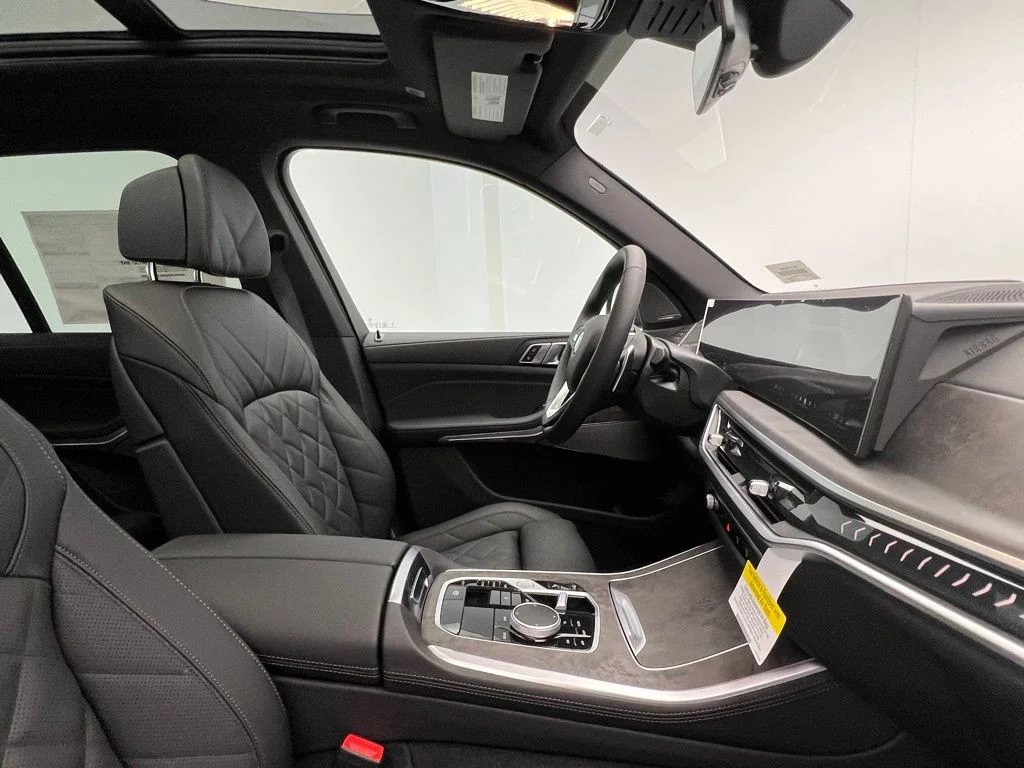New 2026 Black Sapphire Metallic BMW sDrive40i image 6