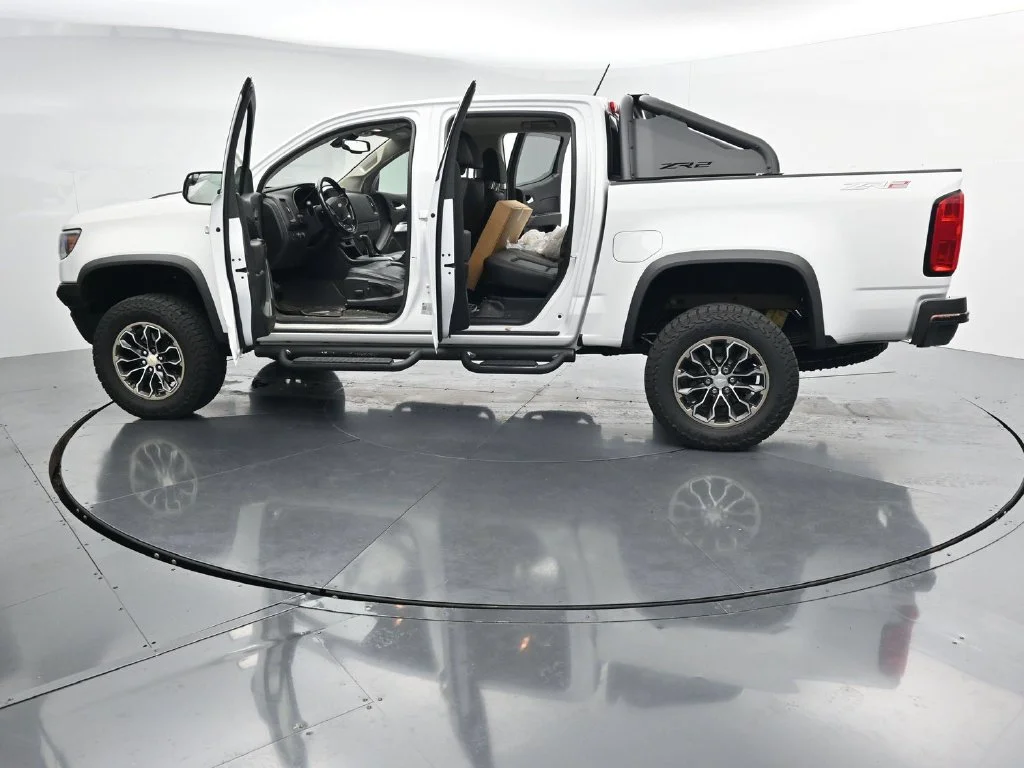 Used 2019 White Chevrolet ZR2 image 27