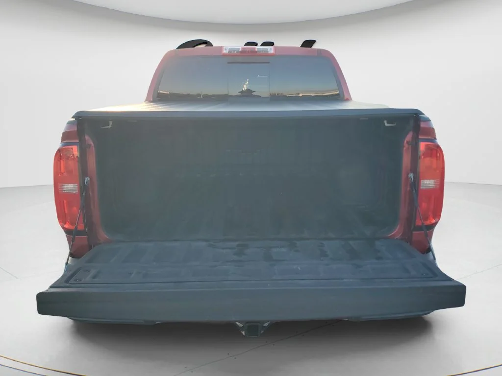 Used 2017 CAJUN RED TINTCOAT Chevrolet 4WD Z71 image 9