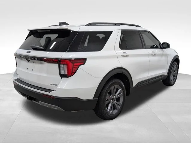 New 2026 Star White Metallic Tri-Coat Ford Active image 46