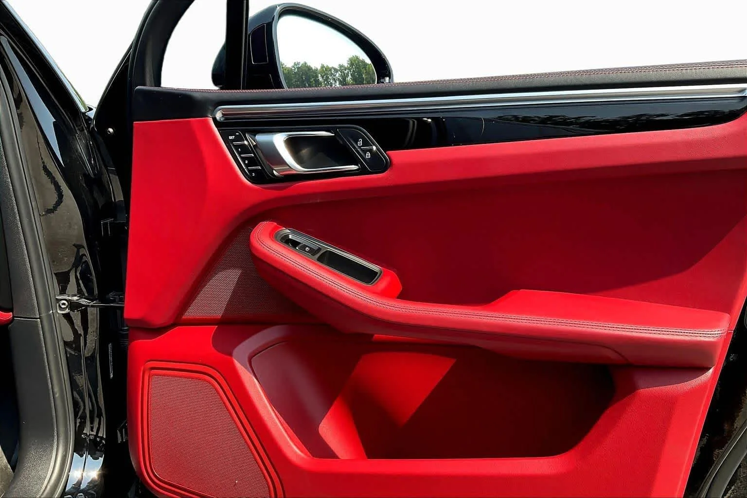 Used 2023  Porsche T image 23