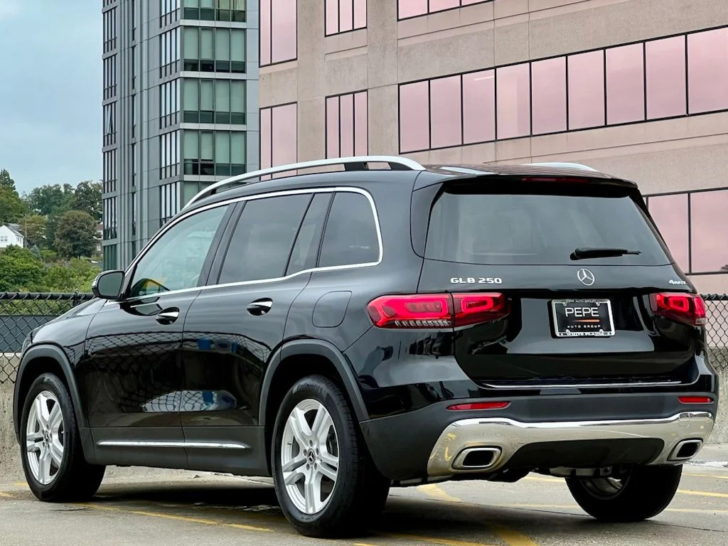 Certified Used 2023  Mercedes-Benz GLB 250 image 5