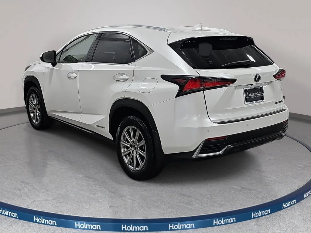 Used 2019 White Lexus 300h image 8
