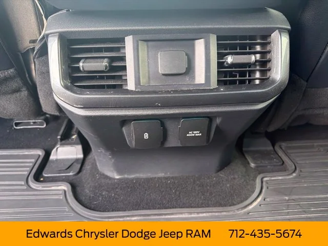 Used 2023 White Ford Lariat image 27
