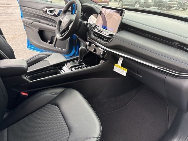 New 2026 Hydro Blue Pearlcoat Jeep Latitude image 18