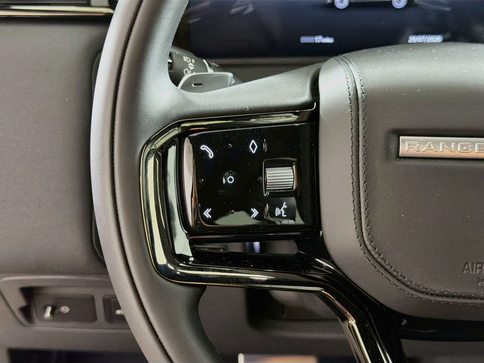New 2026 Batumi Gold Land Rover Belgravia Edition image 11