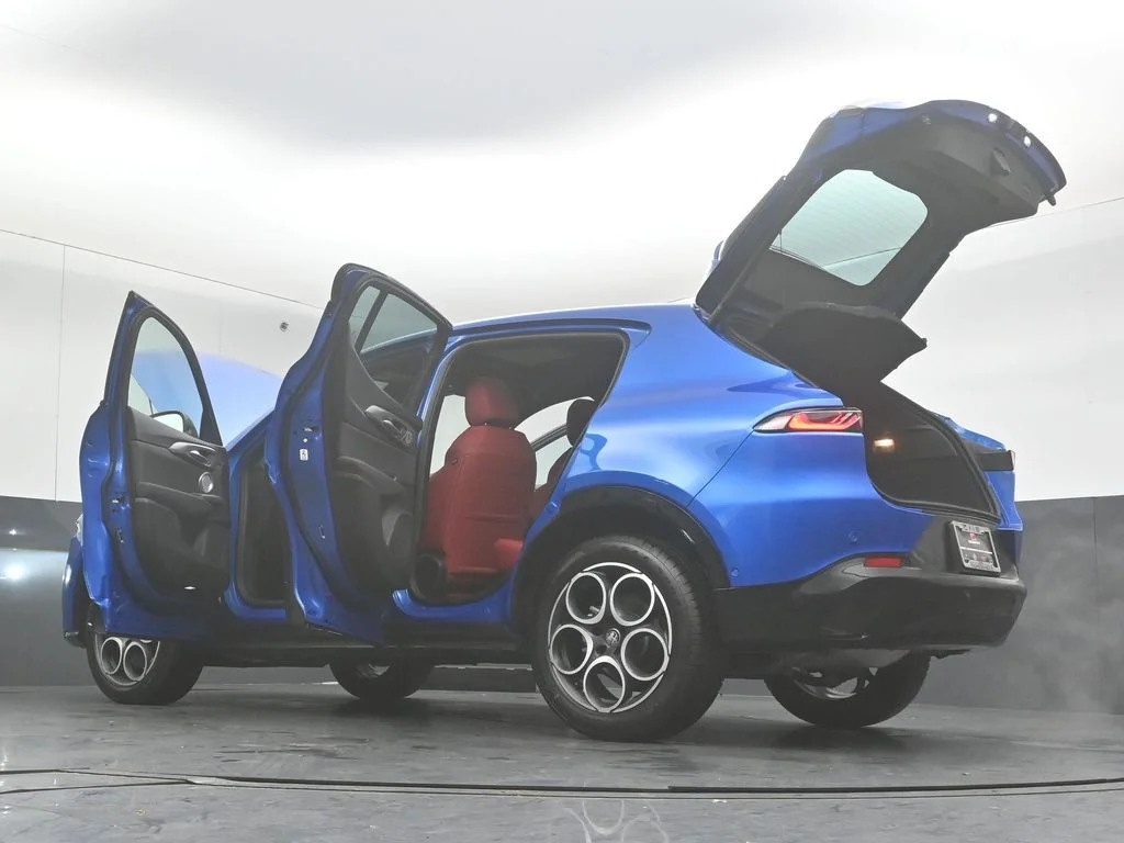 New 2026 Misano Blue Metallic Exterior Paint Alfa Romeo Base image 46