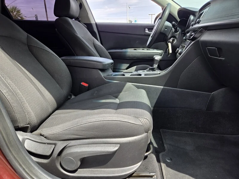 Used 2016 Sangria Kia LX image 11