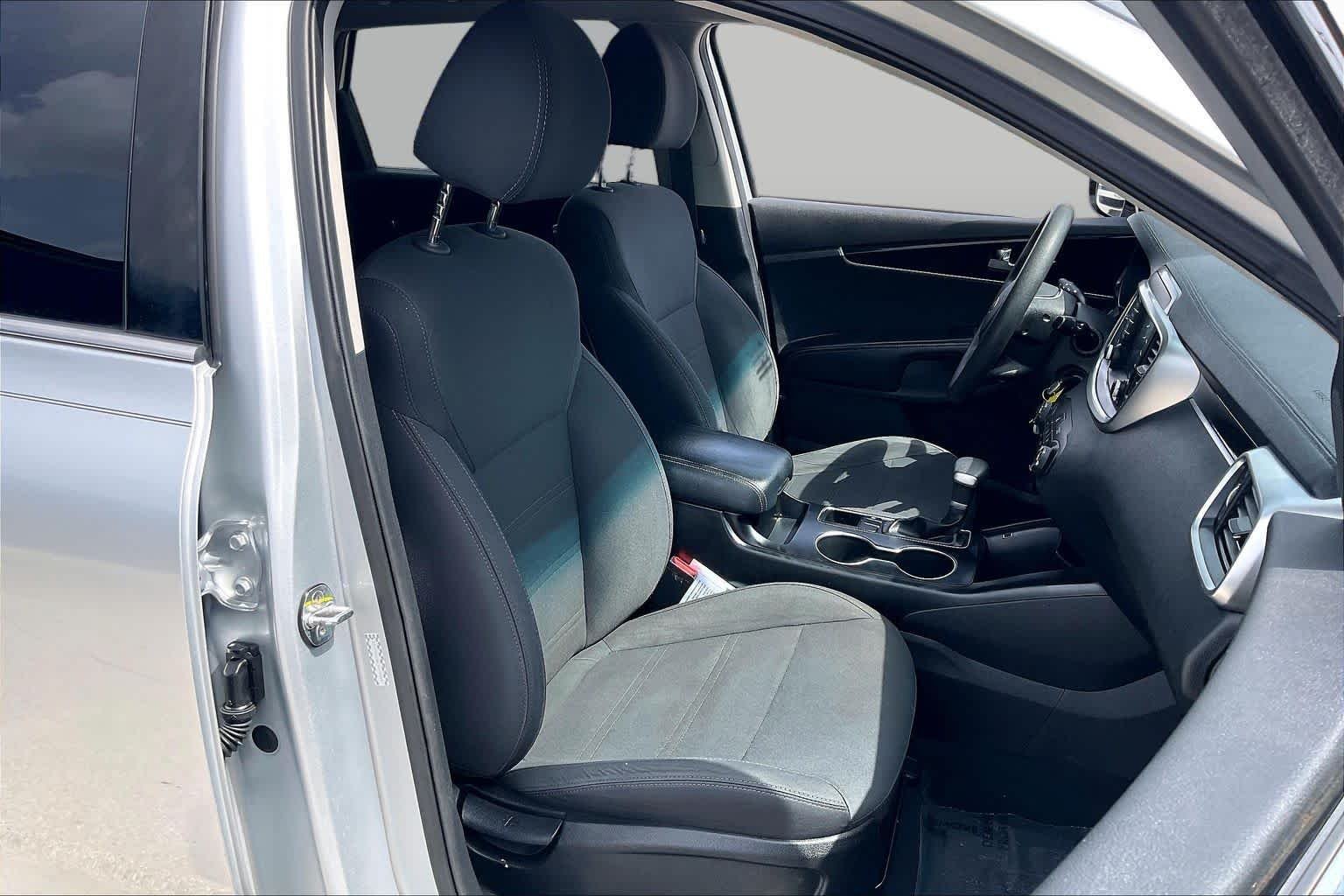 Pre-Owned 2020 Kia Sorento LX