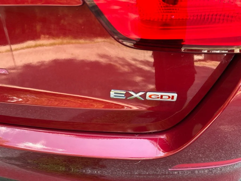 Used 2015 Red Kia EX image 10