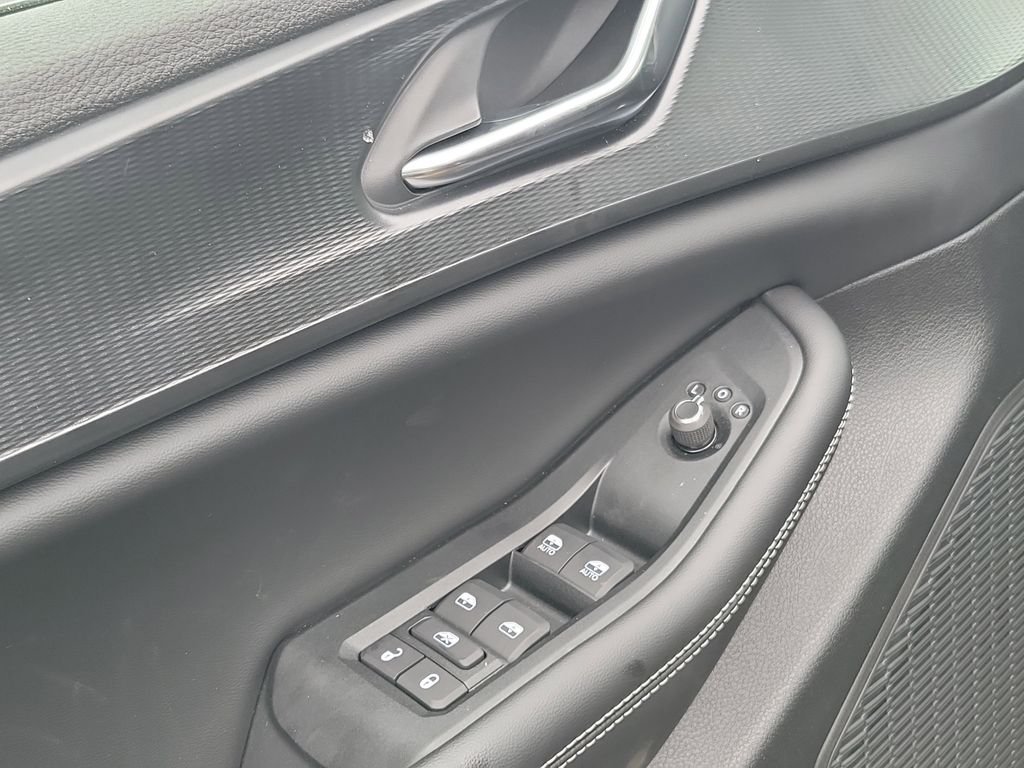 New 2026 Diamond Black Crystal Pearl-Coat Exterior Paint Jeep Laredo X image 17