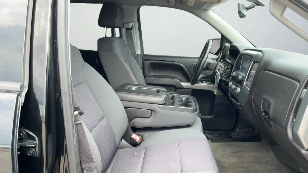 Used 2016 Black Chevrolet LT image 21