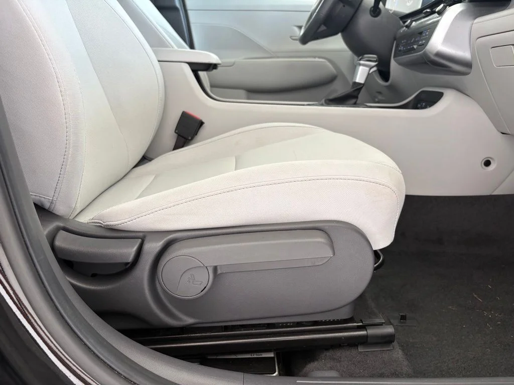 Used 2024 Black Hyundai SEL image 32