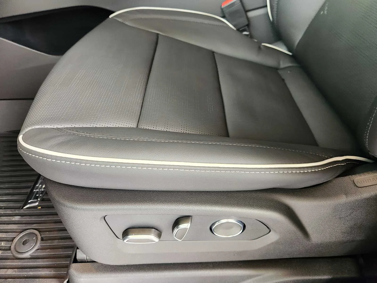 2026 Cadillac Escalade Sport - Photo 16