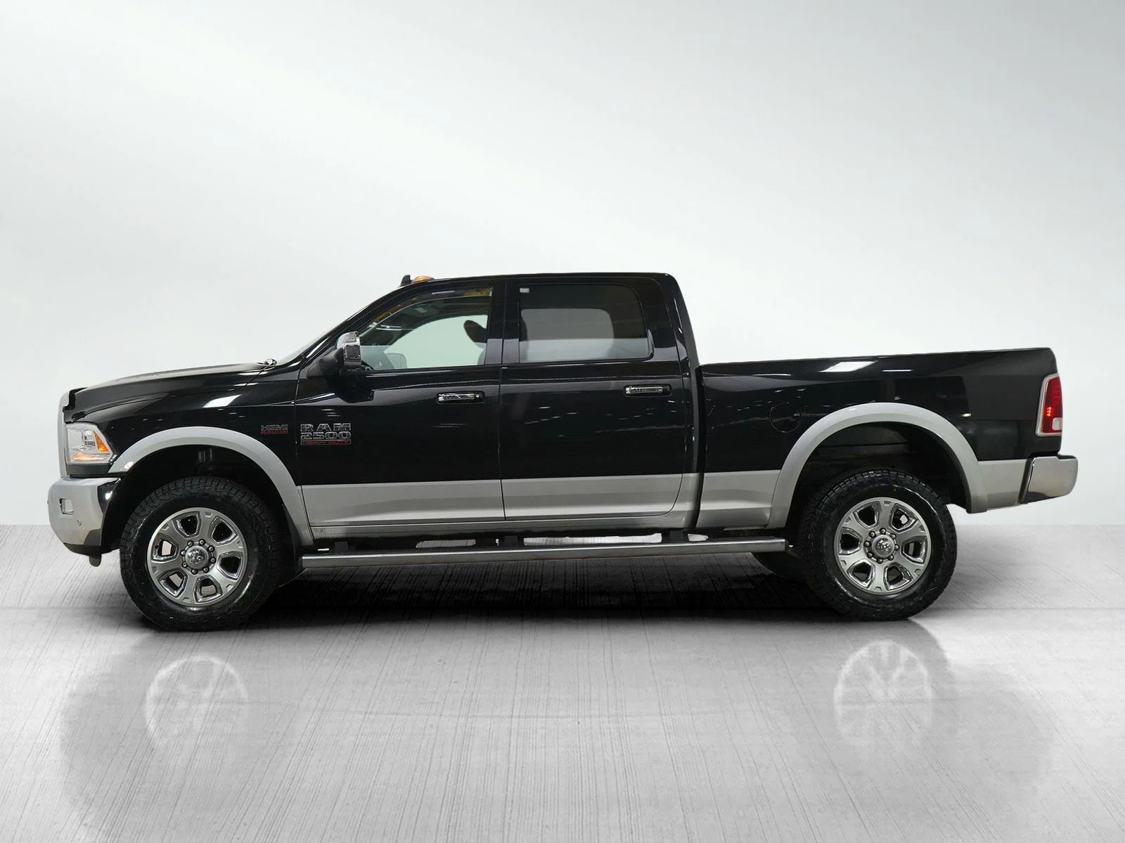Used 2016 RAM Ram 2500 Pickup Laramie with VIN 3C6UR5FJ6GG103831 for sale in Burnsville, Minnesota