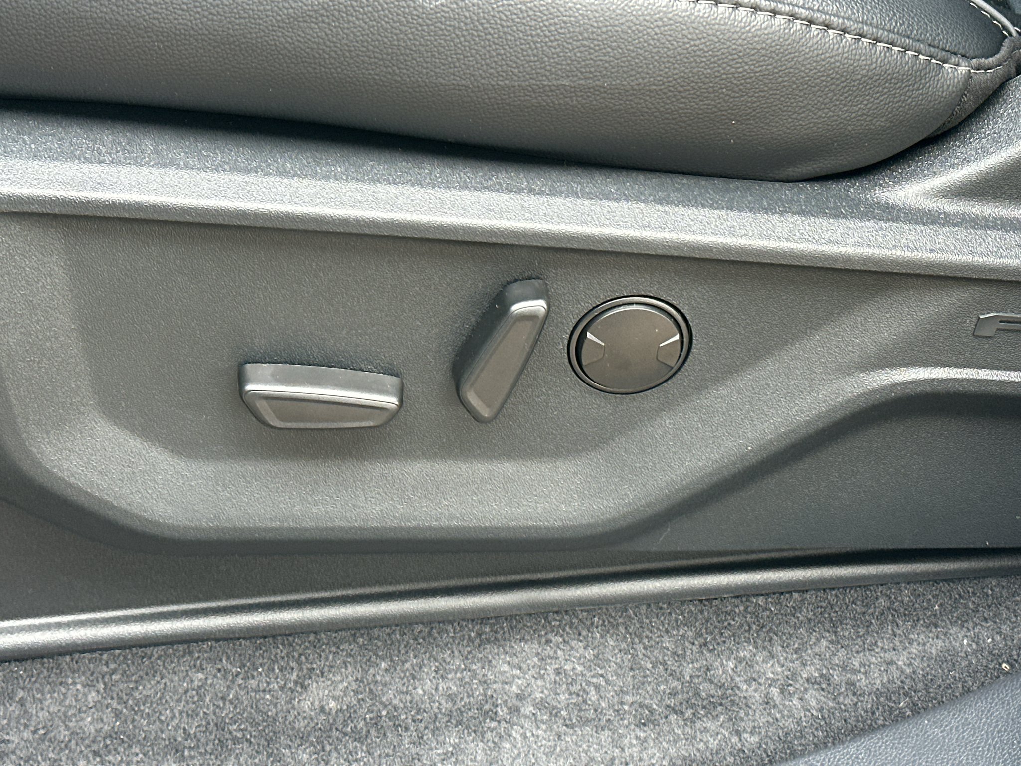 New 2026 Avalanche Ford Lariat® image 32