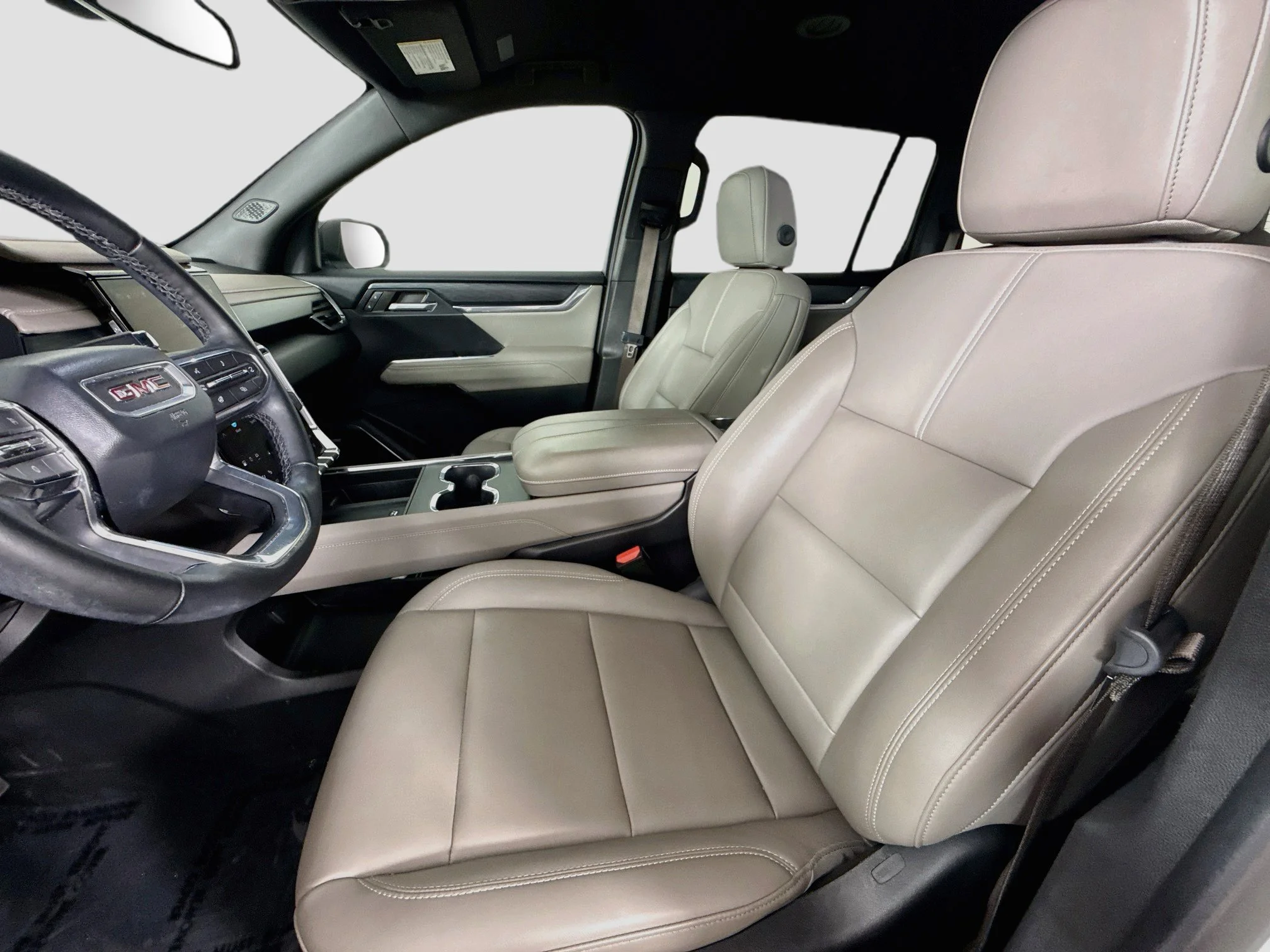 Used 2024 Summit White GMC Elevation image 23