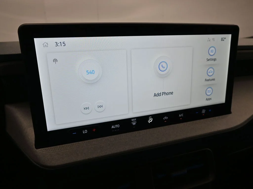 New 2026 Oxford White Ford XLT image 13
