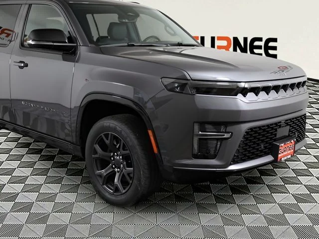 New 2026 Baltic-Gray Metallic Clear-Coat Exterior Paint Jeep Limited Altitude image 26