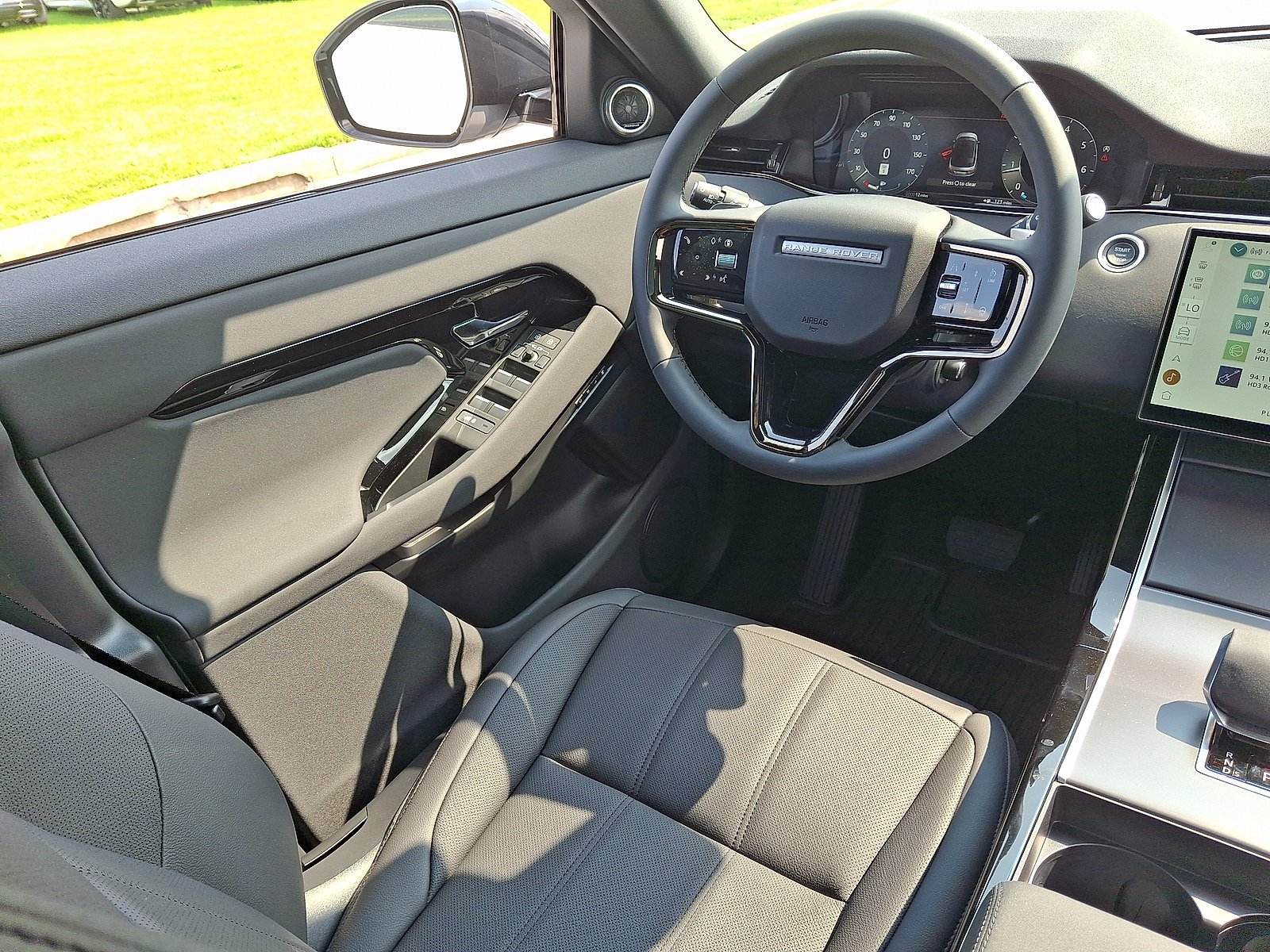 New 2026 Fuji White LAND ROVER S image 8
