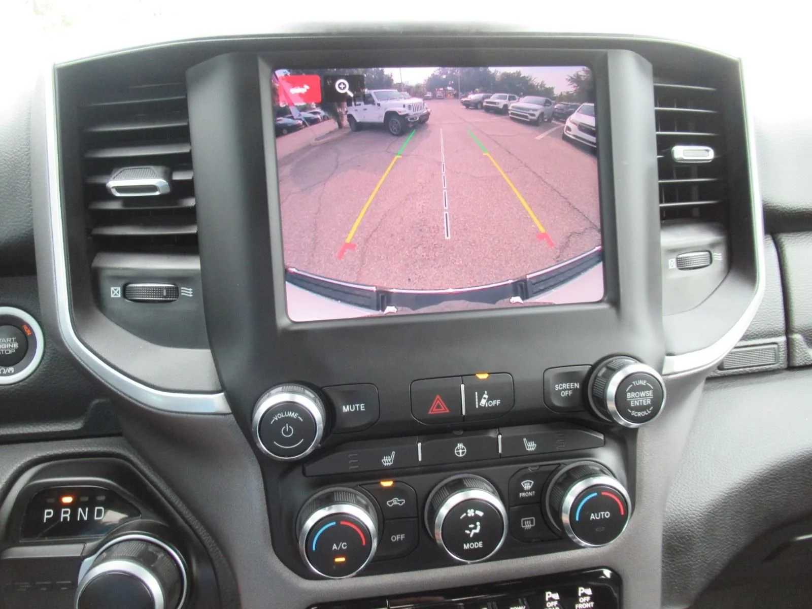 Used 2022 White Ram Big Horn/Lone Star image 31