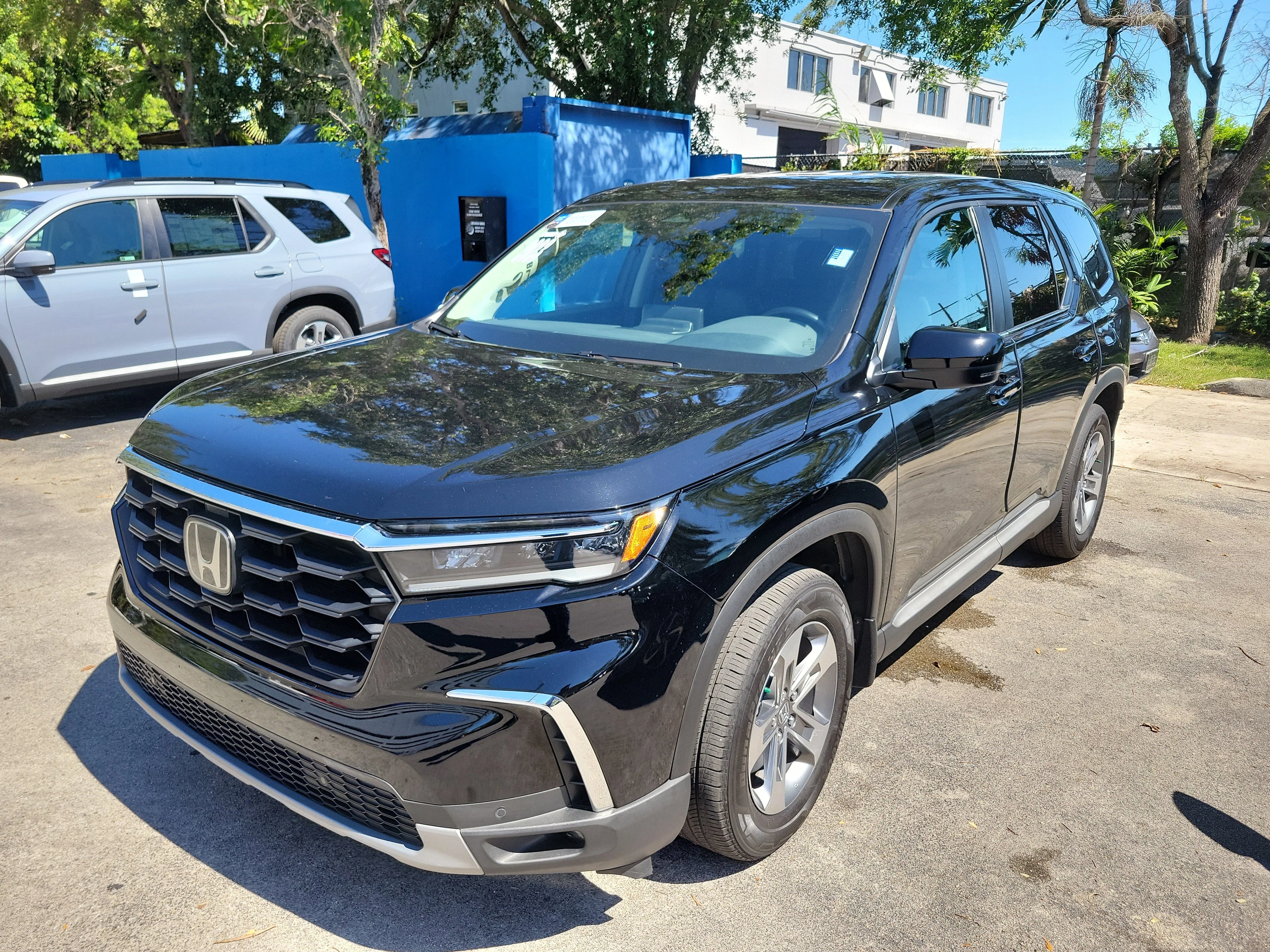 2023 Honda Pilot EX-L 7-Occupant 2WD's photo